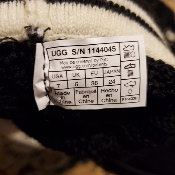 UGG Classic Sweater Letter Boot - Picture 10 of 10